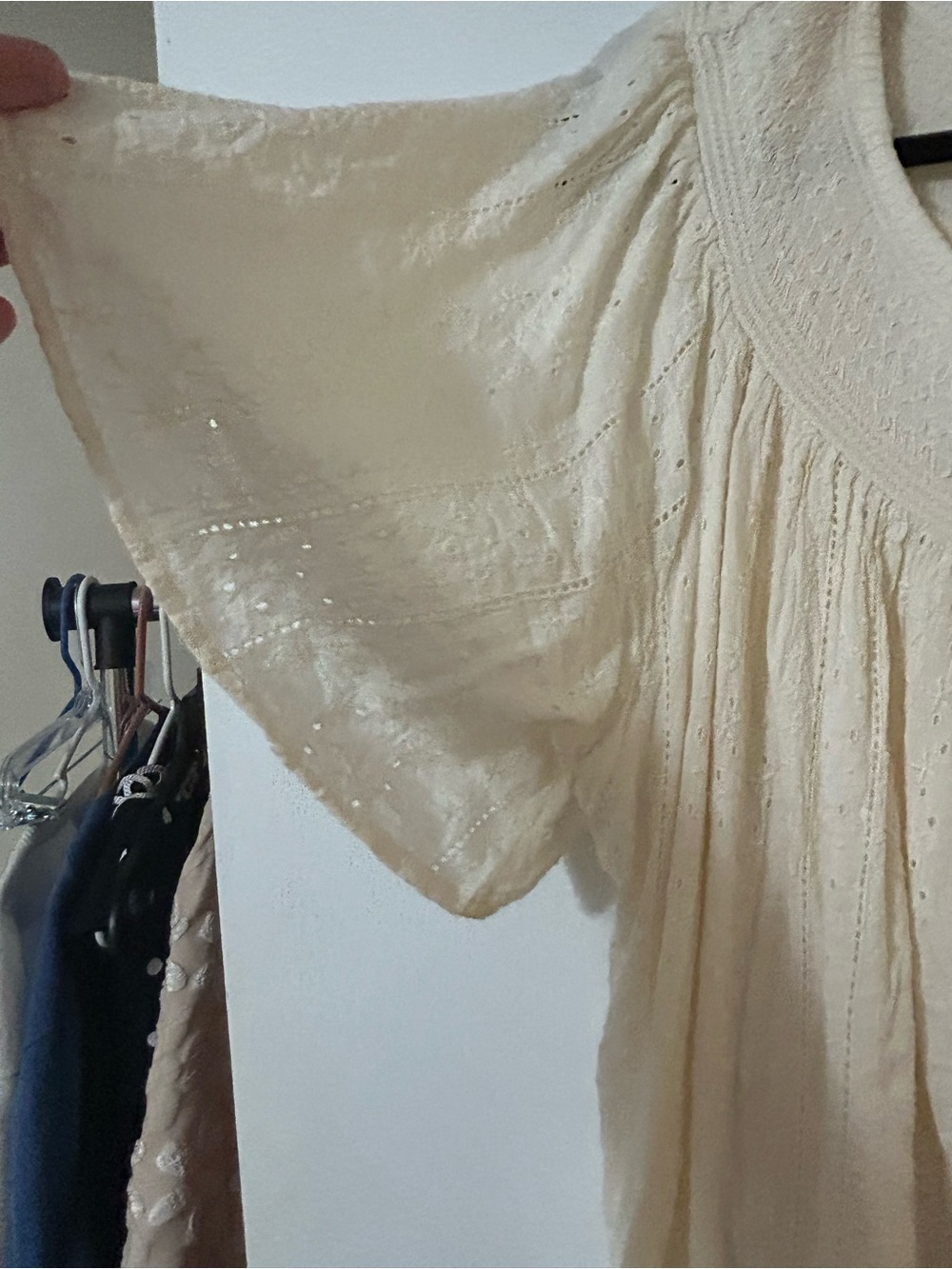 Old Navy Cream Textured Peasant Top - Picture 4 of 8